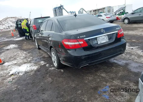 2013 Mercedes-Benz E 350 4Matic z USA, uszkodzony, nr VIN WDDHF8JB9DA717115